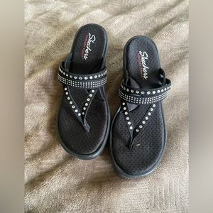 Sketchers memory foam sandals